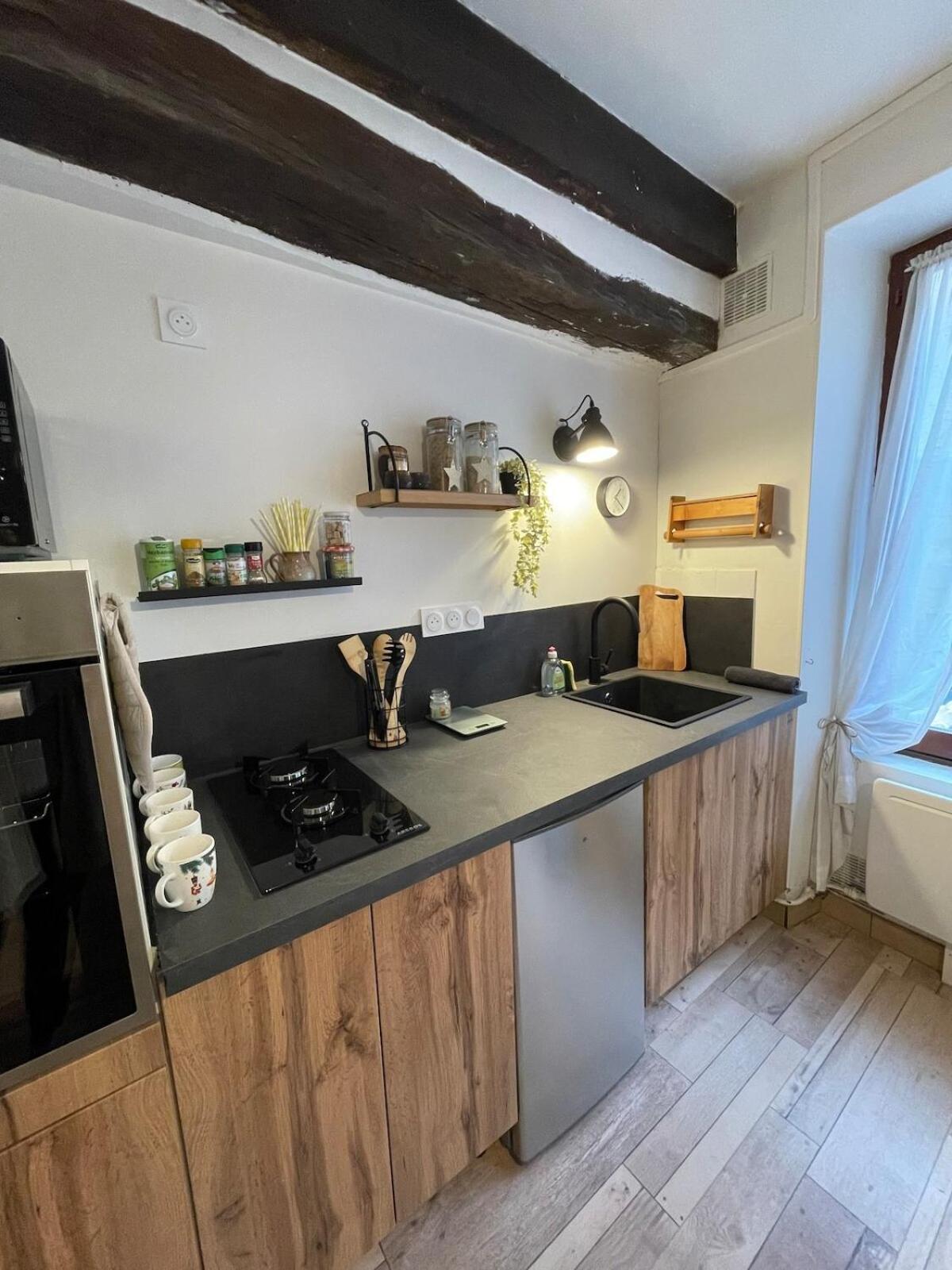 "La Petite Maison" Triplex Au Centre Ville - Les Terres Du Roy Avallon Kültér fotó