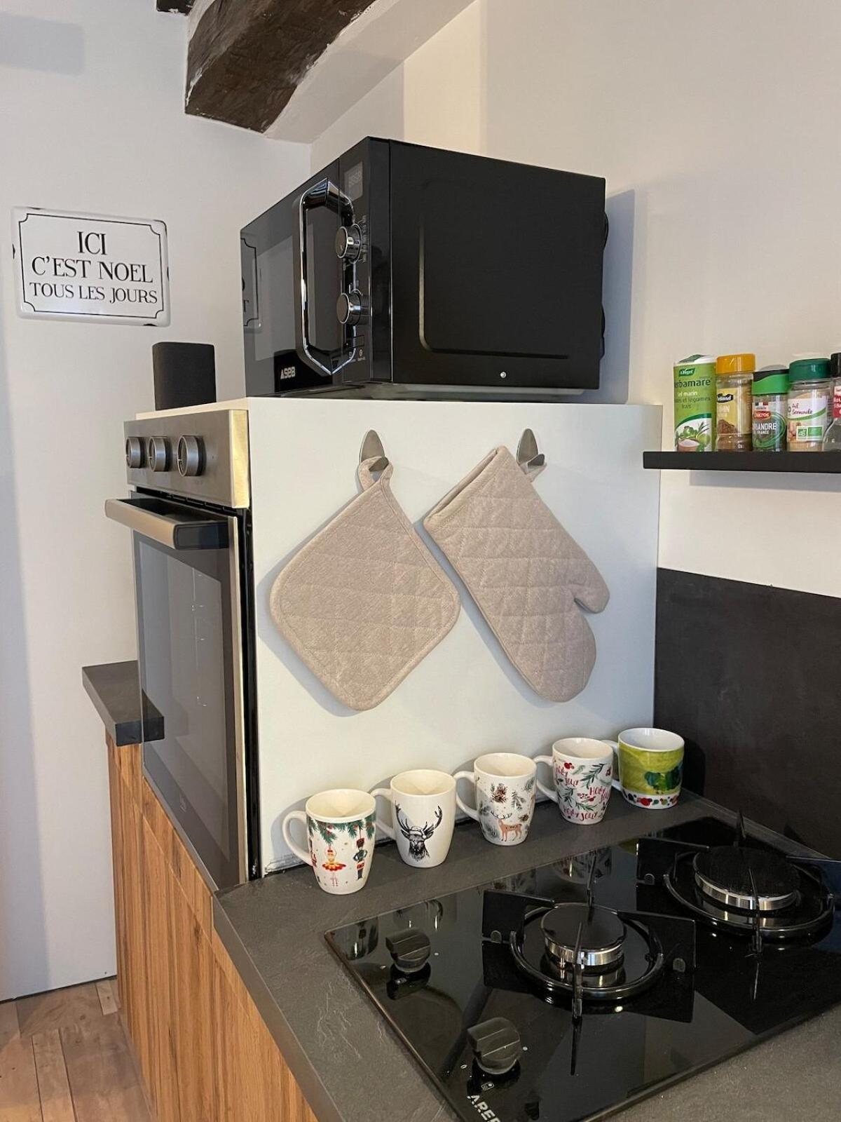 "La Petite Maison" Triplex Au Centre Ville - Les Terres Du Roy Avallon Kültér fotó