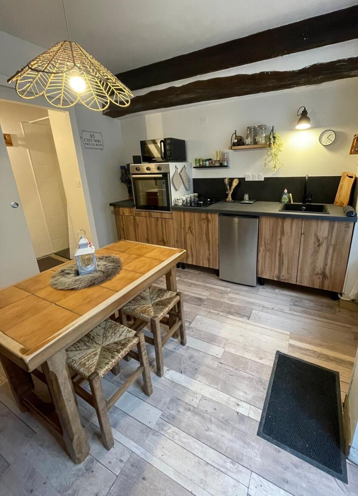 "La Petite Maison" Triplex Au Centre Ville - Les Terres Du Roy Avallon Kültér fotó