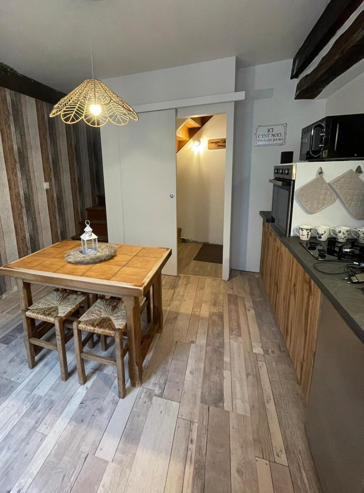 "La Petite Maison" Triplex Au Centre Ville - Les Terres Du Roy Avallon Kültér fotó