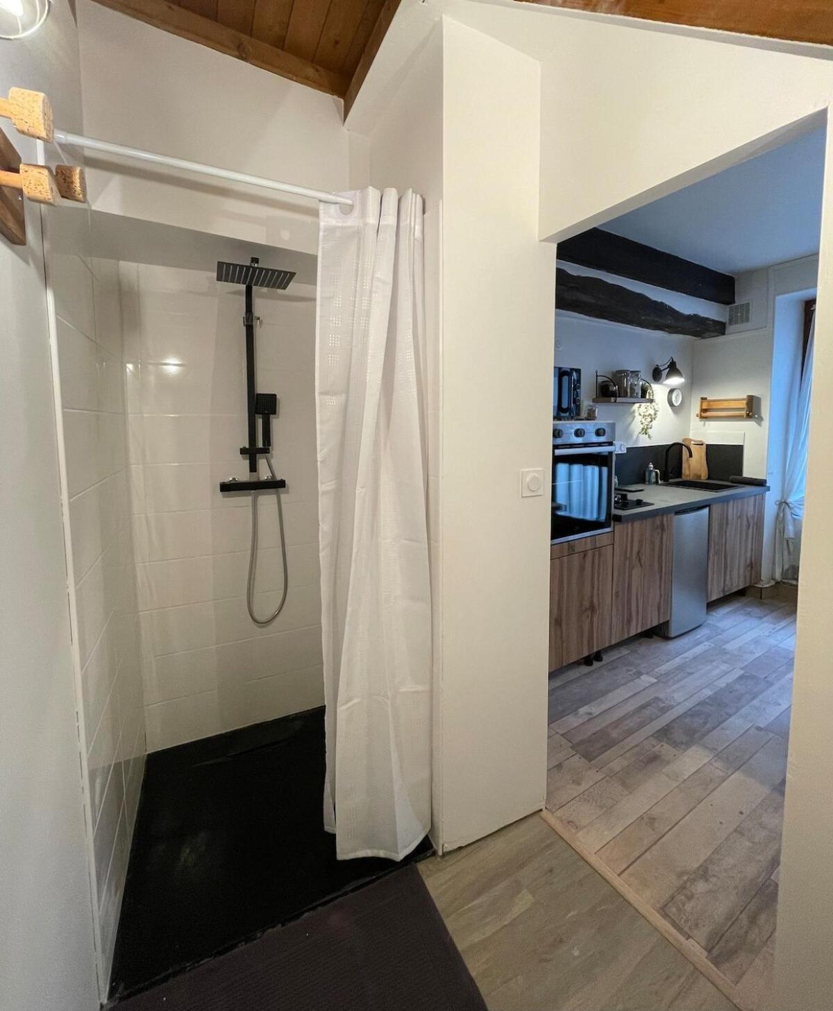 "La Petite Maison" Triplex Au Centre Ville - Les Terres Du Roy Avallon Kültér fotó
