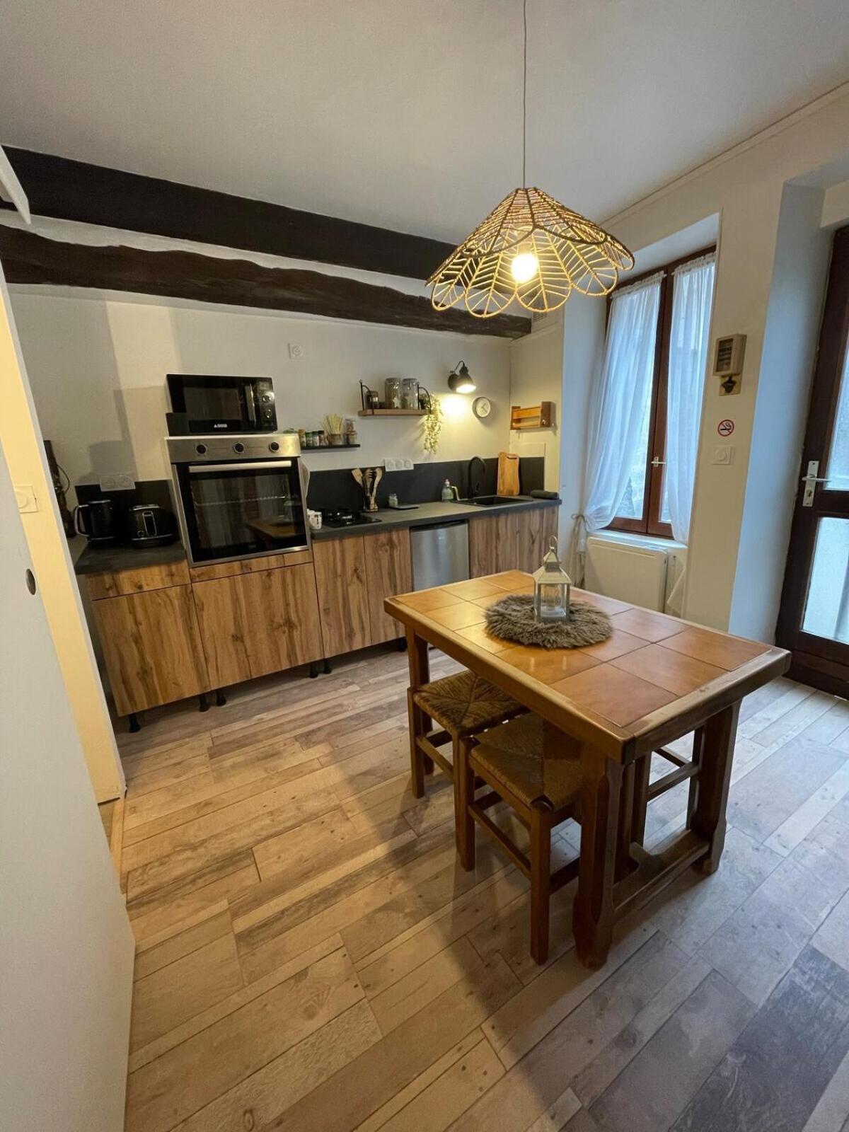 "La Petite Maison" Triplex Au Centre Ville - Les Terres Du Roy Avallon Kültér fotó